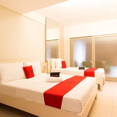 Hotel Reddoorz @ General Segundo Avenue Laoag Esterno foto