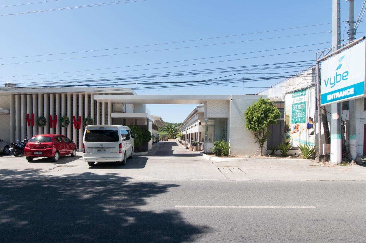 Hotel Reddoorz @ General Segundo Avenue Laoag Esterno foto