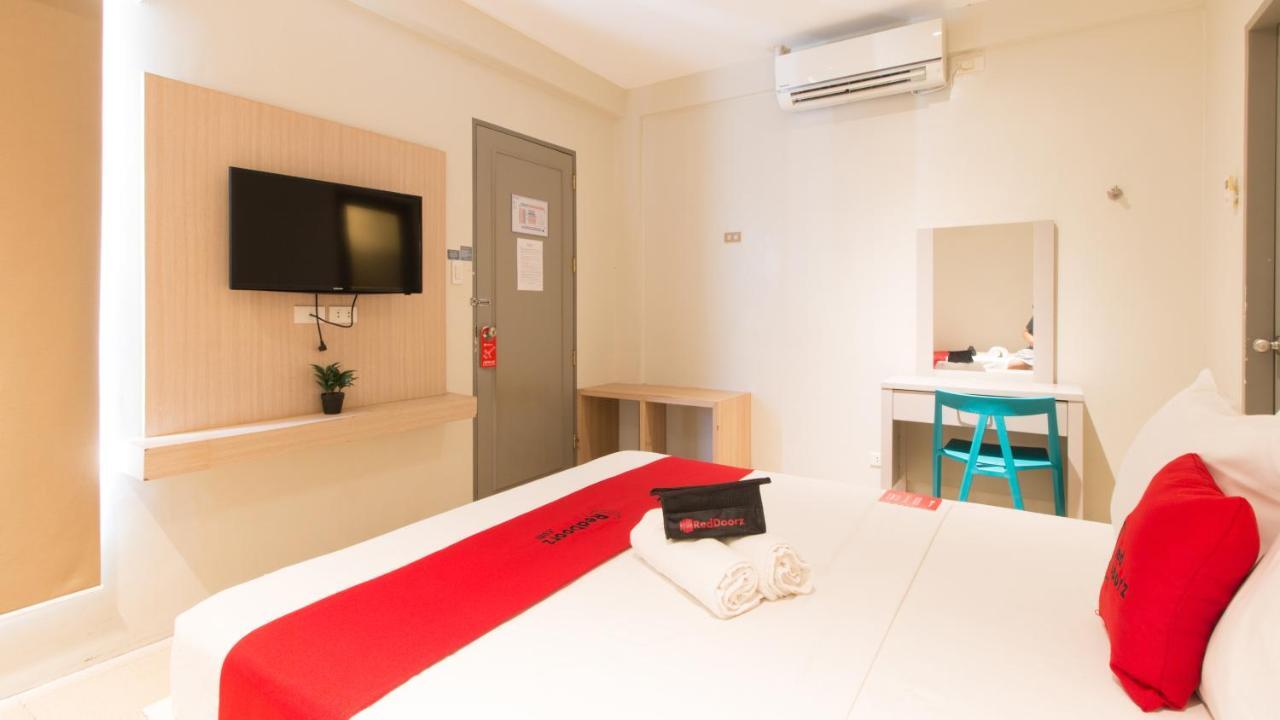 Hotel Reddoorz @ General Segundo Avenue Laoag Esterno foto