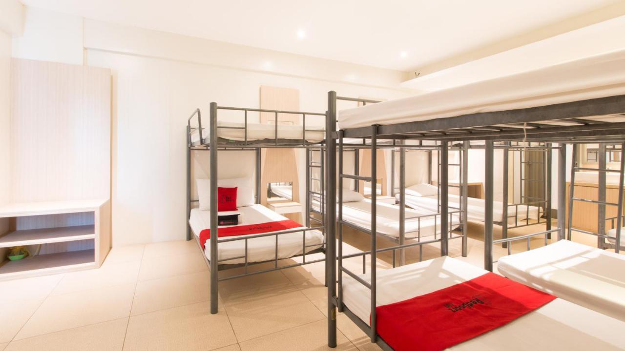 Hotel Reddoorz @ General Segundo Avenue Laoag Esterno foto